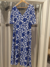 Load image into Gallery viewer, Allison white spots patterned Dresses
