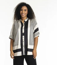 Lade das Bild in den Galerie-Viewer, Studio black & White Graphic blouse