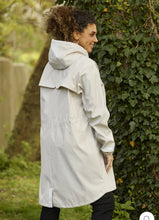 Load image into Gallery viewer, Zhenzi hooded rain jacket