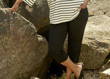 Lade das Bild in den Galerie-Viewer, Zhenzi Jazzy fit 3/4 cropped trousers