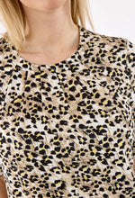 Lade das Bild in den Galerie-Viewer, Brandtex round Neck leopard print top