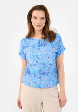 Lade das Bild in den Galerie-Viewer, Signature blue mix pattern print top