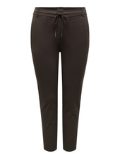 Lade das Bild in den Galerie-Viewer, Only Carmakoma Cargoldtrash regular fit soft trousers