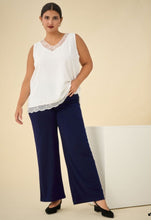 Load image into Gallery viewer, Anvito straight leg Trousers