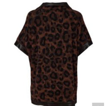 Lade das Bild in den Galerie-Viewer, Ora scratched spot angled front top with contrast panel and sleeve top