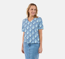 Cargar imagen en el visor de la galería, Brandtex blue graphic pattern print top