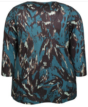 Load image into Gallery viewer, Zhenzi Ainsley fine knit pattern print jumpers