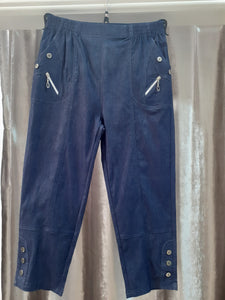 3/4 Elasticated cropped trousers