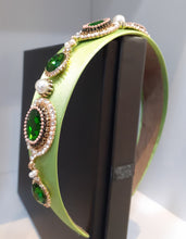 Load image into Gallery viewer, Oval &amp; pearl gem hairbands
