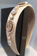 Load image into Gallery viewer, Oval &amp; pearl gem hairbands
