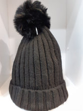 Load image into Gallery viewer, Cable Knit Bobble hats
