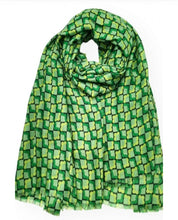 Load image into Gallery viewer, Abstract daisy print scarves
