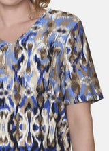 Load image into Gallery viewer, Brandtex abstract pattern top
