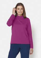 Load image into Gallery viewer, Signature fine Knit crew neck jumpers
