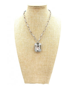 Chain and pendant  short necklace