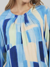 Load image into Gallery viewer, Signature abstract print Tops
