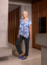 Load image into Gallery viewer, Ora wave blurred print top
