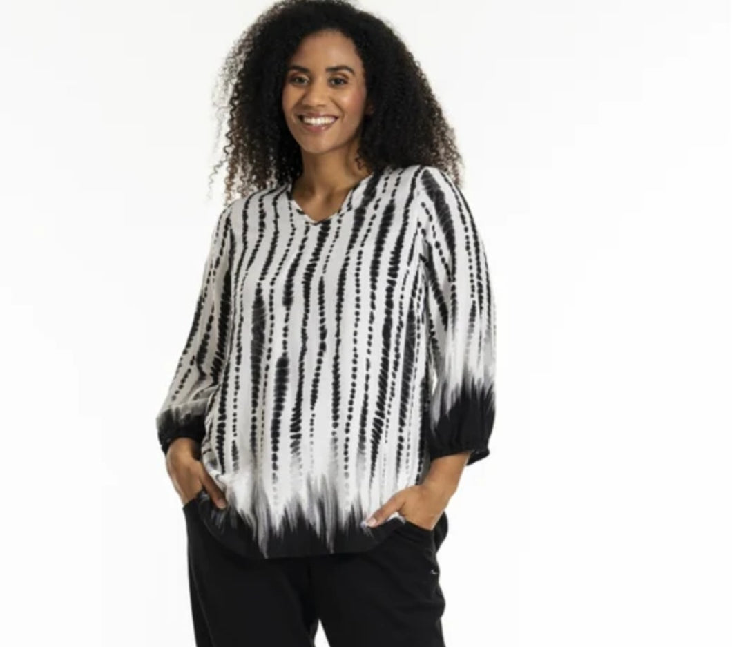 Studio black & white print top