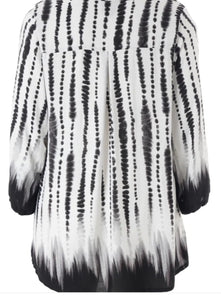 Studio black & white print top