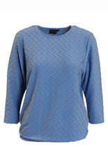 Lade das Bild in den Galerie-Viewer, Brandtex textured tops
