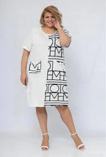 Load image into Gallery viewer, Script effect print dresses
