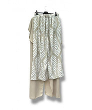 Load image into Gallery viewer, The Vic Tunic &amp; Trousers set
