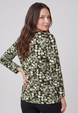 Charger l'image dans la galerie, Signature green abstract circle print top
