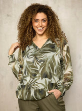 Load image into Gallery viewer, Zhenzi Seya leaf print tops
