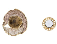 Load image into Gallery viewer, Large Gem stone magnetic brooches
