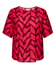 Load image into Gallery viewer, Only Carmakoma coral Print top
