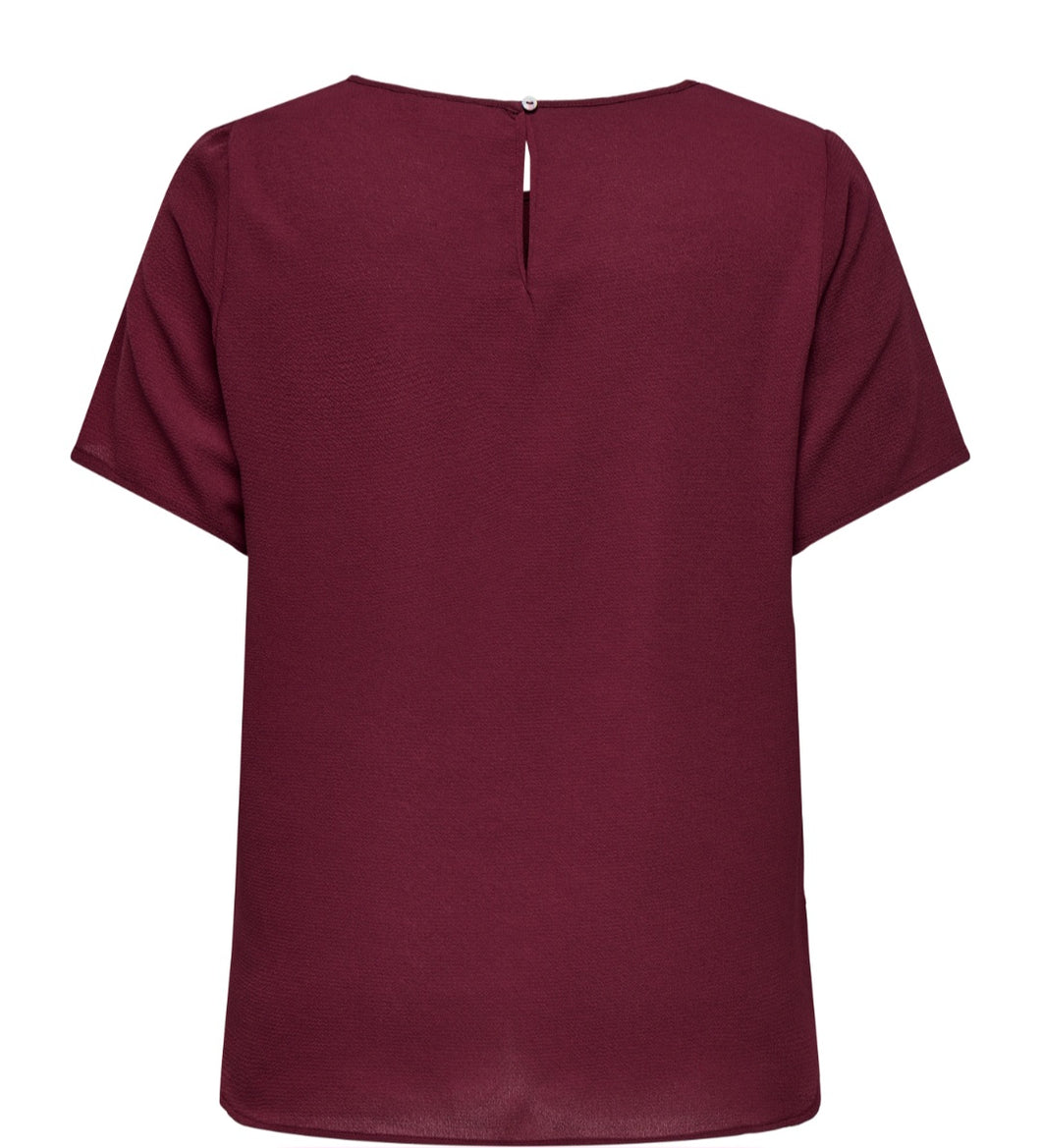 Only Carmakoma Carvica tops