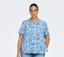 Load image into Gallery viewer, Only Carmakoma Carvica tops
