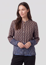 Lade das Bild in den Galerie-Viewer, Brandtex brown graphic pattern print top
