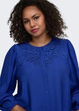 Load image into Gallery viewer, Only Carmakoma Carcamille lace trim shirts
