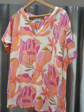 Load image into Gallery viewer, Zhenzi bold leaf effect print tops
