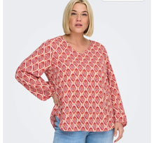 Load image into Gallery viewer, Only Carmakoma Carvica top
