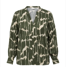 Load image into Gallery viewer, Only Carmakoma green abstract print top
