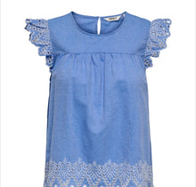 Load image into Gallery viewer, Only Carmakoma 100% cotton cap sleeves top
