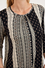 Load image into Gallery viewer, Signature Black &amp; Cream print top
