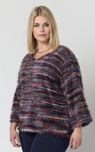 Lade das Bild in den Galerie-Viewer, Studio Aveline light weight jumper
