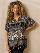 Lade das Bild in den Galerie-Viewer, Zhenzi Ember blouse top
