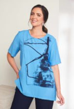 Load image into Gallery viewer, Ora print top with wrap over front top
