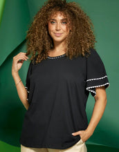 Load image into Gallery viewer, Zhenzi Cotton t-shirts with white borders
