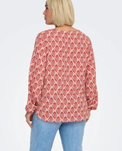 Load image into Gallery viewer, Only Carmakoma Carvica top
