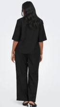 Lade das Bild in den Galerie-Viewer, Only Carmakoma Carbaia wide leg fit linen mix Trousers
