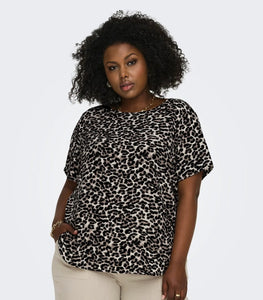 Only Carmakoma Carvica tops