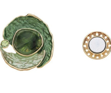 Load image into Gallery viewer, Large Gem stone magnetic brooches
