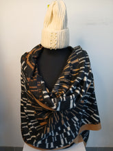 Load image into Gallery viewer, Abstract  wool mix Scarf &amp; Hat Sets
