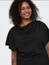 Charger l'image dans la galerie, Only Carmakoma Carember short sleeve tops
