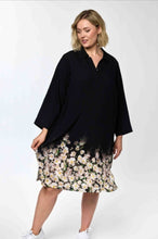 Load image into Gallery viewer, Gozzip Michelle daisy print tunic
